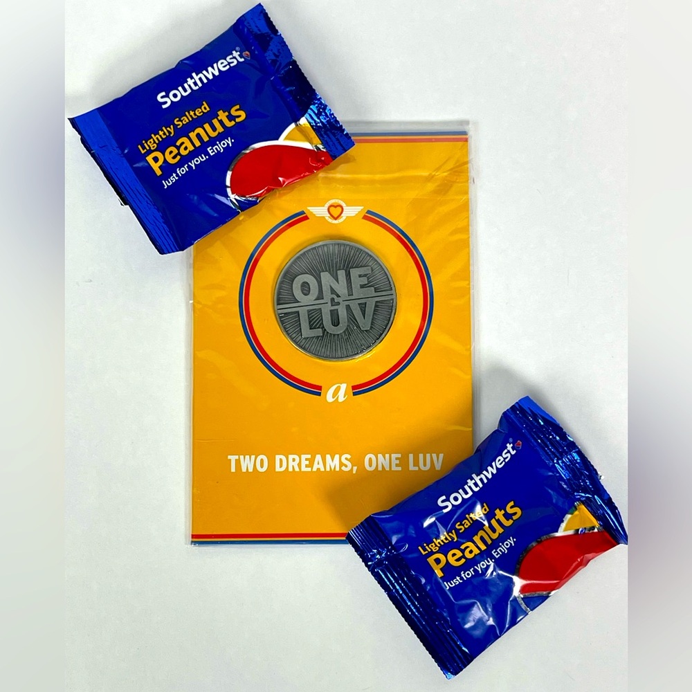 ONE LUV Coin-Southwest Airlines & AirTran Airways W/2 Packs Of Vintage Peanuts